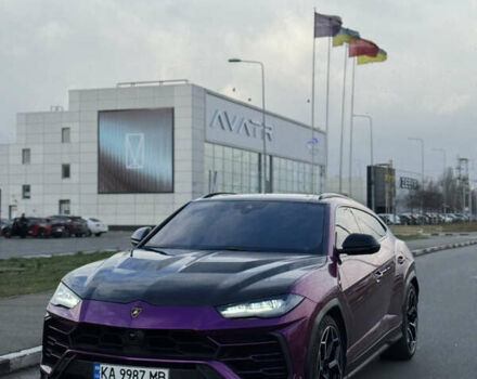 Фіолетовий Ламборджині Урус, об'ємом двигуна 4 л та пробігом 75 тис. км за 230000 $, фото 1 на Automoto.ua