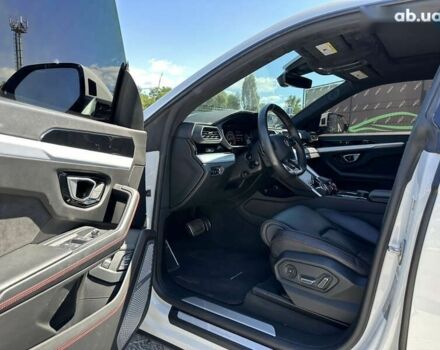 Ламборджини Урус, объемом двигателя 4 л и пробегом 66 тыс. км за 290000 $, фото 6 на Automoto.ua