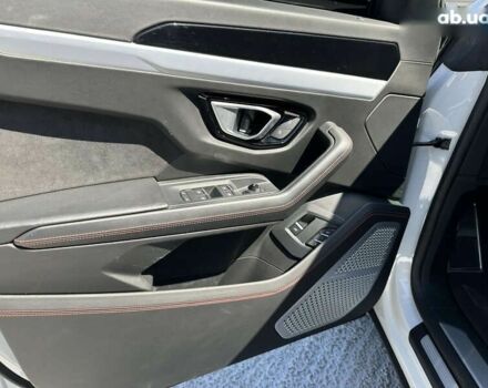 Ламборджини Урус, объемом двигателя 4 л и пробегом 66 тыс. км за 290000 $, фото 7 на Automoto.ua