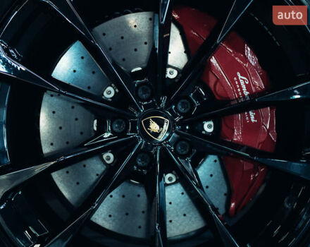 Желтый Ламборджини Урус, объемом двигателя 4 л и пробегом 27 тыс. км за 350000 $, фото 16 на Automoto.ua