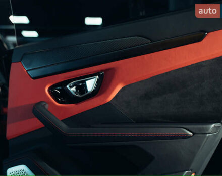 Желтый Ламборджини Урус, объемом двигателя 4 л и пробегом 27 тыс. км за 350000 $, фото 14 на Automoto.ua