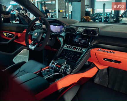 Желтый Ламборджини Урус, объемом двигателя 4 л и пробегом 27 тыс. км за 350000 $, фото 13 на Automoto.ua