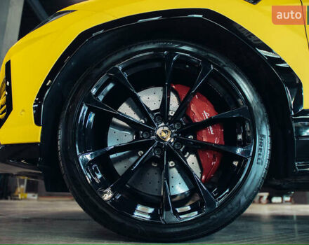 Желтый Ламборджини Урус, объемом двигателя 4 л и пробегом 27 тыс. км за 350000 $, фото 18 на Automoto.ua