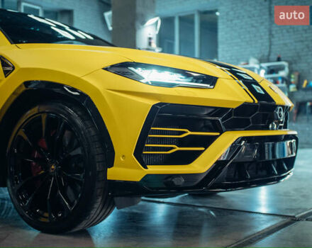 Желтый Ламборджини Урус, объемом двигателя 4 л и пробегом 27 тыс. км за 350000 $, фото 23 на Automoto.ua