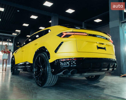 Желтый Ламборджини Урус, объемом двигателя 4 л и пробегом 27 тыс. км за 350000 $, фото 3 на Automoto.ua