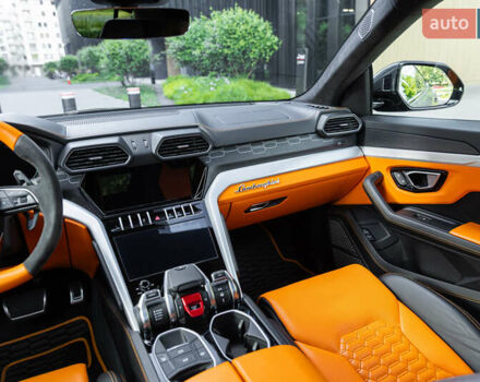Ламборджини Урус 2020 в Киеве на Automoto.ua Серый Ламборджини Урус, объемом двигателя 4 л и пробегом 55 тыс. км за 300000 $, фото 48 на Automoto.ua