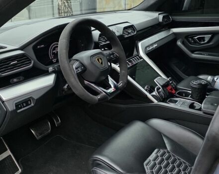 Серый Ламборджини Урус, объемом двигателя 4 л и пробегом 66 тыс. км за 240000 $, фото 4 на Automoto.ua