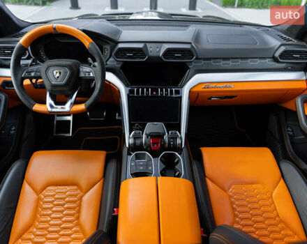 Ламборджини Урус 2020 в Киеве на Automoto.ua Серый Ламборджини Урус, объемом двигателя 4 л и пробегом 55 тыс. км за 300000 $, фото 46 на Automoto.ua