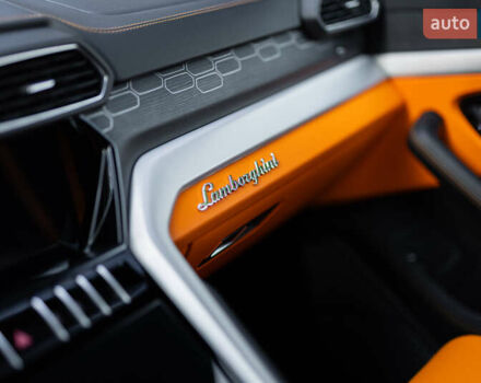 Ламборджини Урус 2020 в Киеве на Automoto.ua Серый Ламборджини Урус, объемом двигателя 4 л и пробегом 55 тыс. км за 300000 $, фото 34 на Automoto.ua