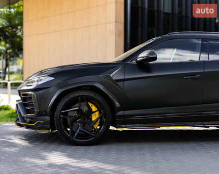 Ламборджини Урус 2020 в Киеве на Automoto.ua Серый Ламборджини Урус, объемом двигателя 4 л и пробегом 55 тыс. км за 300000 $, фото 2 на Automoto.ua