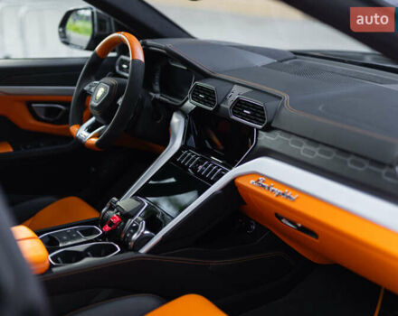 Ламборджини Урус 2020 в Киеве на Automoto.ua Серый Ламборджини Урус, объемом двигателя 4 л и пробегом 55 тыс. км за 300000 $, фото 32 на Automoto.ua