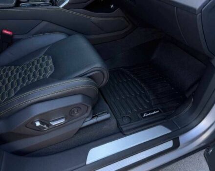 Серый Ламборджини Урус, объемом двигателя 4 л и пробегом 45 тыс. км за 128000 $, фото 11 на Automoto.ua