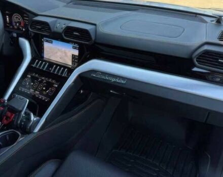 Серый Ламборджини Урус, объемом двигателя 4 л и пробегом 45 тыс. км за 128000 $, фото 12 на Automoto.ua