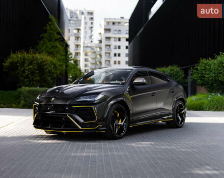 Серый Ламборджини Урус, объемом двигателя 4 л и пробегом 55 тыс. км за 300000 $, фото 1 на Automoto.ua