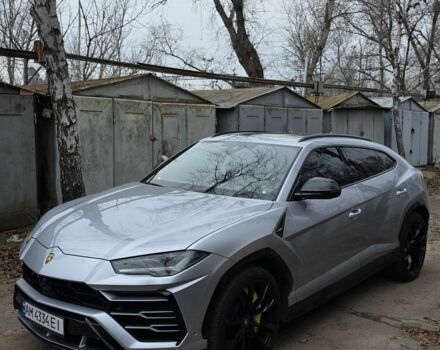 Серый Ламборджини Урус, объемом двигателя 4 л и пробегом 66 тыс. км за 240000 $, фото 1 на Automoto.ua