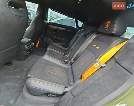 Зелений Ламборджині Урус, об'ємом двигуна 4 л та пробігом 3 тис. км за 104600 $, фото 9 на Automoto.ua