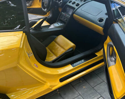 Желтый Ламборджини Gallardo LP 550-2, объемом двигателя 5.2 л и пробегом 43 тыс. км за 250000 $, фото 20 на Automoto.ua