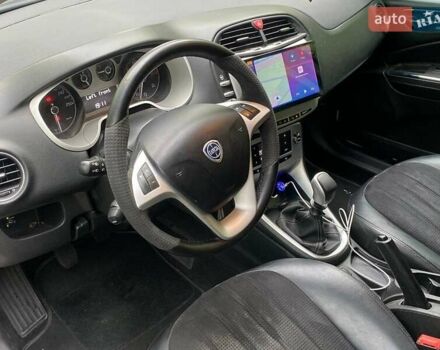 Белый Лянча Дельта, объемом двигателя 1.37 л и пробегом 225 тыс. км за 8000 $, фото 10 на Automoto.ua