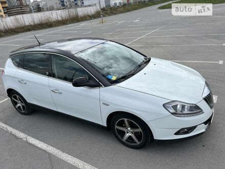 Білий Лянча Delta, об'ємом двигуна 1.4 л та пробігом 195 тис. км за 7500 $, фото 1 на Automoto.ua