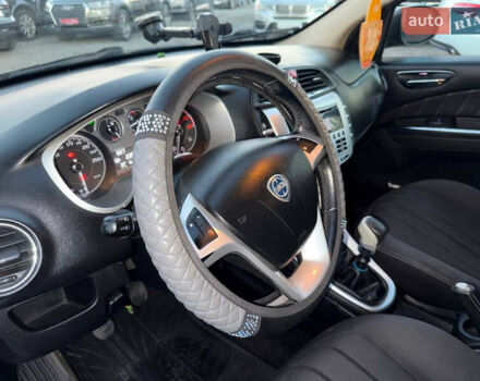 Черный Лянча Дельта, объемом двигателя 1.37 л и пробегом 228 тыс. км за 3900 $, фото 30 на Automoto.ua