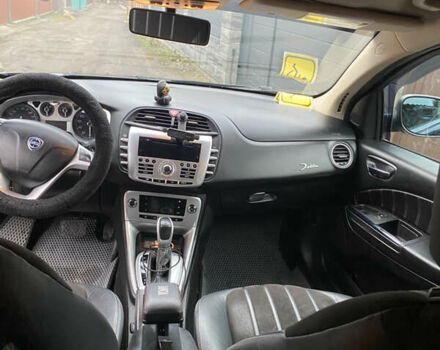 Чорний Лянча Delta, об'ємом двигуна 1.7 л та пробігом 260 тис. км за 6500 $, фото 5 на Automoto.ua
