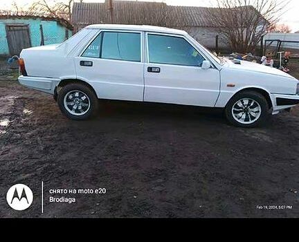 Лянча Призма, объемом двигателя 1.6 л и пробегом 0 тыс. км за 400 $, фото 4 на Automoto.ua