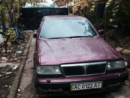 Червоний Лянча Thema, об'ємом двигуна 2.5 л та пробігом 300 тис. км за 1300 $, фото 1 на Automoto.ua