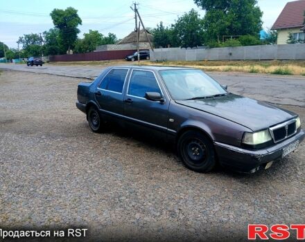 Серый Лянча Тема, объемом двигателя 2 л и пробегом 376 тыс. км за 1300 $, фото 1 на Automoto.ua