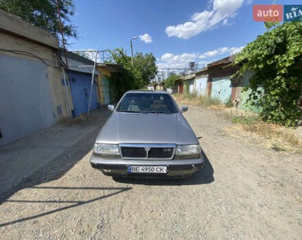 Серый Лянча Тема, объемом двигателя 1.6 л и пробегом 200 тыс. км за 1300 $, фото 3 на Automoto.ua