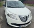 Белый Лянча Ипсилон, объемом двигателя 0.88 л и пробегом 130 тыс. км за 5800 $, фото 2 на Automoto.ua
