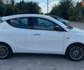 Білий Лянча Іпсілон, об'ємом двигуна 1.2 л та пробігом 180 тис. км за 5000 $, фото 3 на Automoto.ua