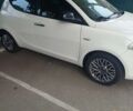 Белый Лянча Ипсилон, объемом двигателя 1.2 л и пробегом 120 тыс. км за 4800 $, фото 6 на Automoto.ua