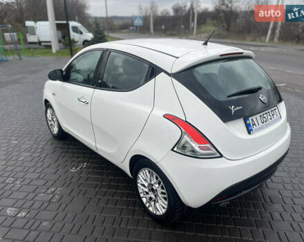 Белый Лянча Ипсилон, объемом двигателя 0.88 л и пробегом 166 тыс. км за 4500 $, фото 1 на Automoto.ua