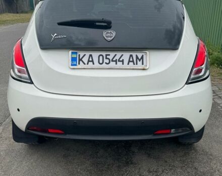 Белый Лянча Ипсилон, объемом двигателя 0.88 л и пробегом 130 тыс. км за 5800 $, фото 1 на Automoto.ua