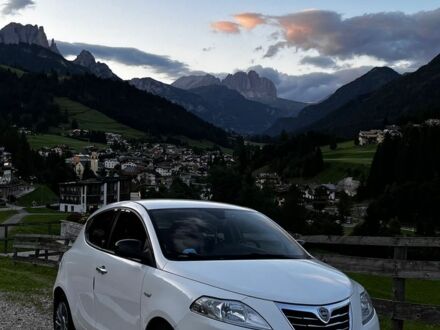 Белый Лянча Ипсилон, объемом двигателя 1.2 л и пробегом 124 тыс. км за 5764 $, фото 1 на Automoto.ua