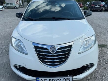 Білий Лянча Іпсілон, об'ємом двигуна 1.2 л та пробігом 180 тис. км за 5000 $, фото 1 на Automoto.ua