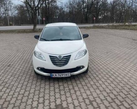 Білий Лянча Іпсілон, об'ємом двигуна 0.88 л та пробігом 132 тис. км за 5700 $, фото 1 на Automoto.ua