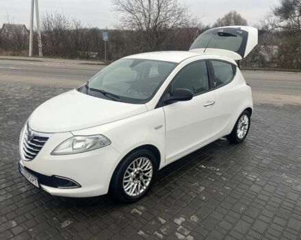 Белый Лянча Ипсилон, объемом двигателя 0.9 л и пробегом 166 тыс. км за 4500 $, фото 1 на Automoto.ua