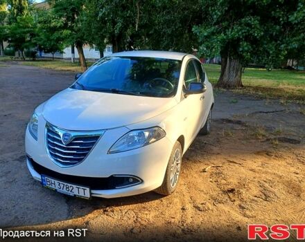 Білий Лянча Іпсілон, об'ємом двигуна 1.2 л та пробігом 120 тис. км за 4800 $, фото 1 на Automoto.ua
