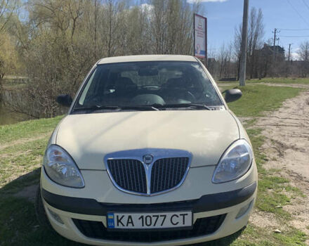 Бежевый Лянча Ипсилон, объемом двигателя 1.37 л и пробегом 133 тыс. км за 5000 $, фото 3 на Automoto.ua