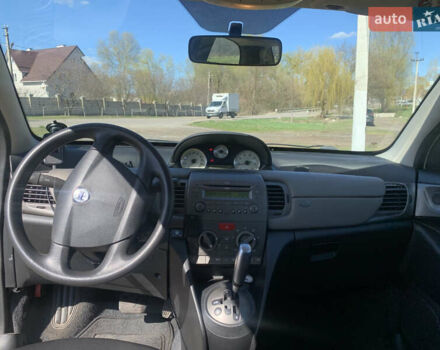 Бежевый Лянча Ипсилон, объемом двигателя 1.37 л и пробегом 133 тыс. км за 5000 $, фото 8 на Automoto.ua