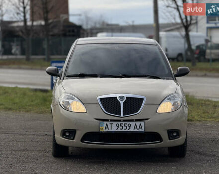 Бежевый Лянча Ипсилон, объемом двигателя 1.37 л и пробегом 75 тыс. км за 5550 $, фото 2 на Automoto.ua