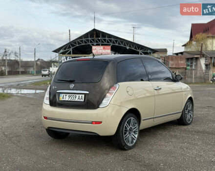 Бежевый Лянча Ипсилон, объемом двигателя 1.37 л и пробегом 75 тыс. км за 5550 $, фото 4 на Automoto.ua