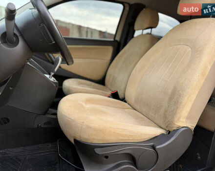 Бежевый Лянча Ипсилон, объемом двигателя 1.37 л и пробегом 75 тыс. км за 5550 $, фото 8 на Automoto.ua