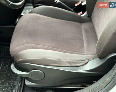 Бежевый Лянча Ипсилон, объемом двигателя 0.88 л и пробегом 79 тыс. км за 5399 $, фото 9 на Automoto.ua