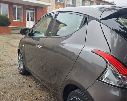 Коричневый Лянча Ипсилон, объемом двигателя 0.88 л и пробегом 224 тыс. км за 3900 $, фото 3 на Automoto.ua