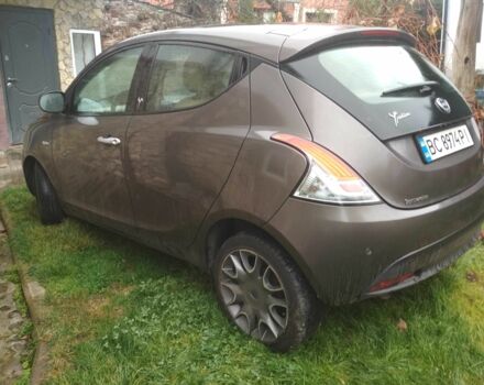 Коричневый Лянча Ипсилон, объемом двигателя 0.9 л и пробегом 220 тыс. км за 3500 $, фото 3 на Automoto.ua