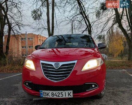 Червоний Лянча Іпсілон, об'ємом двигуна 0.88 л та пробігом 71 тис. км за 4950 $, фото 11 на Automoto.ua