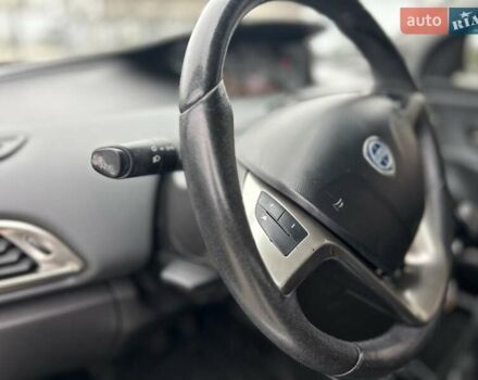 Серый Лянча Ипсилон, объемом двигателя 1.2 л и пробегом 55 тыс. км за 6500 $, фото 14 на Automoto.ua