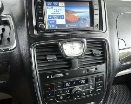 Черный Лянча Voyager, объемом двигателя 2.78 л и пробегом 229 тыс. км за 11800 $, фото 12 на Automoto.ua